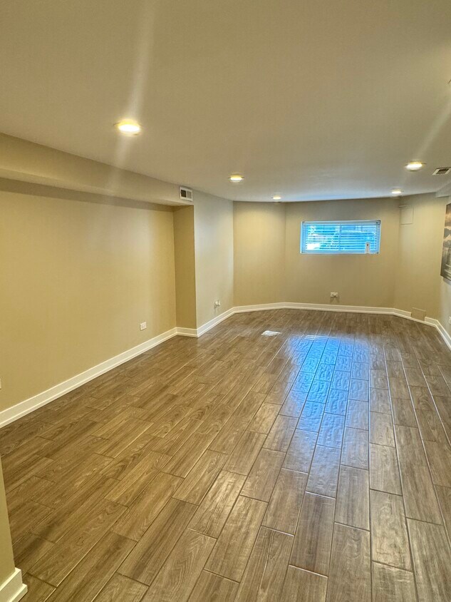 Foto principal - 5630 N Rockwell St