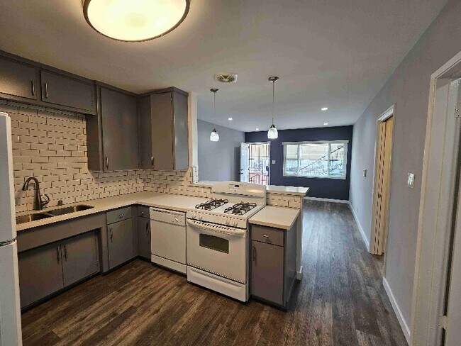 Foto del edificio - 1037 W 12th St