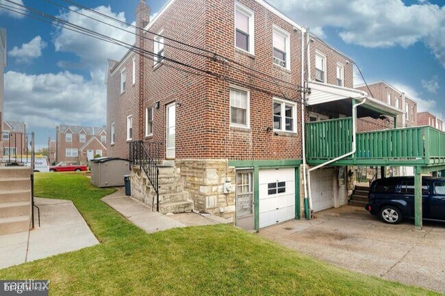 Foto del edificio - 3 br, 1.5 bath House - 1840 Benson St