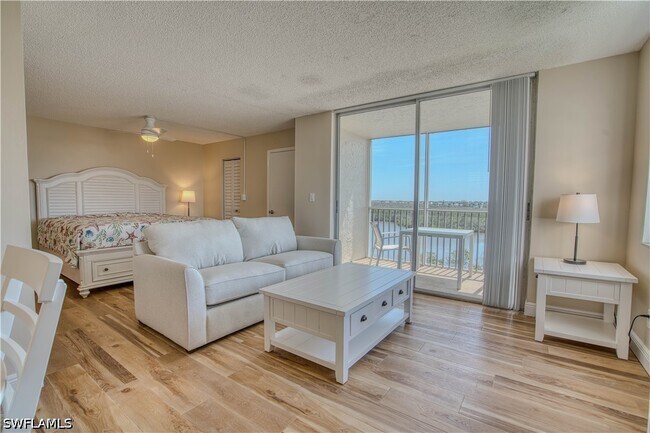Foto del edificio - 5500 Bonita Beach Rd SW
