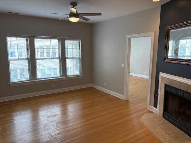 Living Area - 820 W Sunnyside Ave