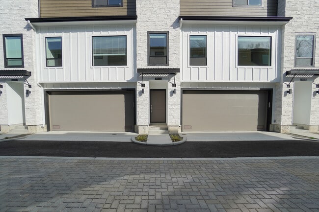 Building Photo - 4622 N Iota Ln