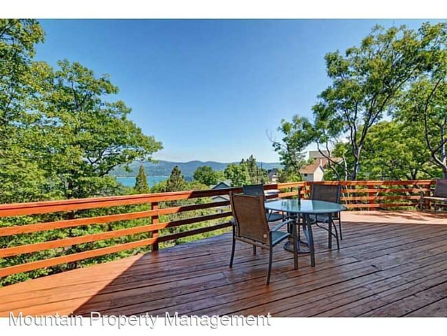 Building Photo - 3 br, 2.5 bath House - 1090 Nadelhorn