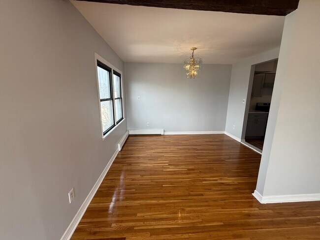 Building Photo - 4 Sayles St