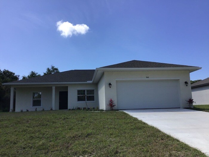 Foto principal - 3661 Lapeer Ave