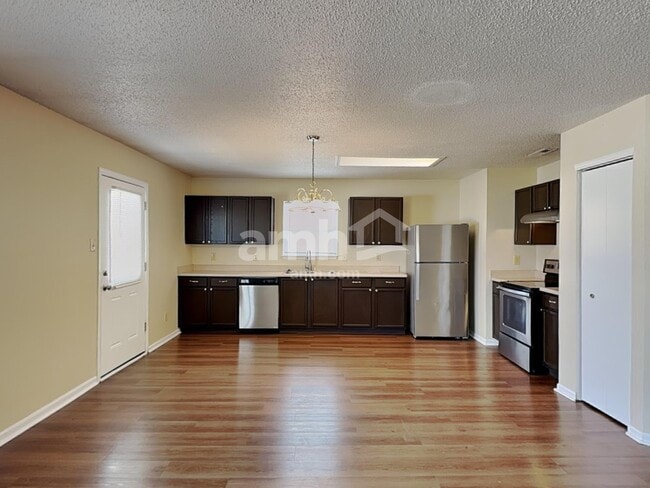 Building Photo - 1730 Sonesta Ln