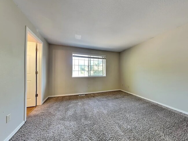 Building Photo - 833 SW 313th Ct