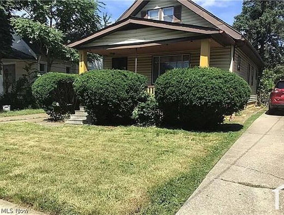 Foto principal - Charming 3-bedroom Section 8 Accepted!