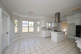 Building Photo - 12011 Autumn Creek Dr