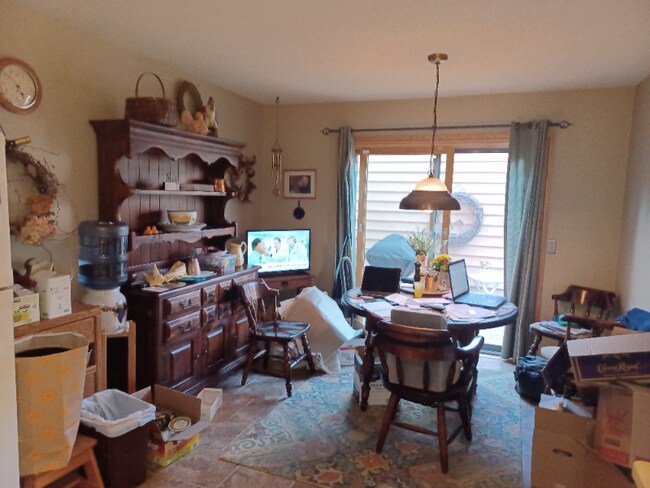 Building Photo - 4728 Spring Cir
