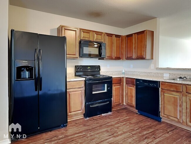 Foto del edificio - 938 Pinehurst Loop