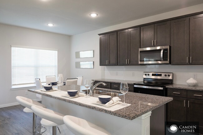 Foto del edificio - 1475 Waterview Dr
