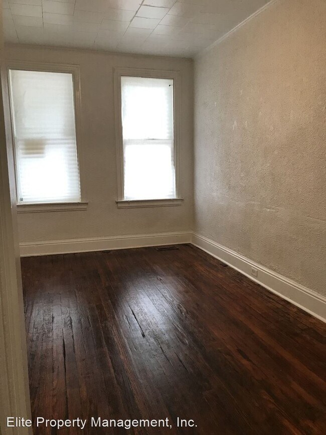 Building Photo - 4 br, 1 bath House - 636 W. Princess St.
