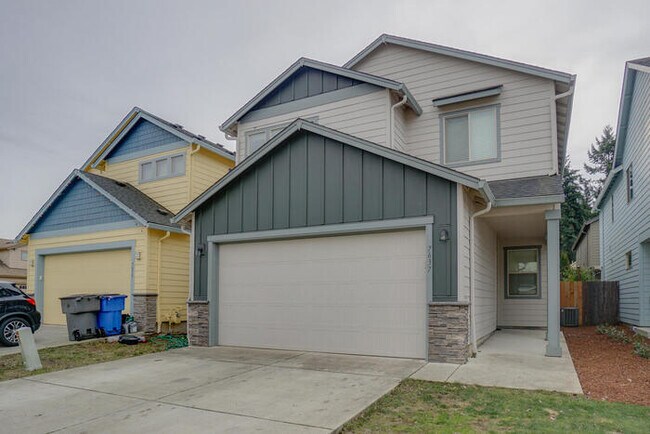 Foto del edificio - NEWER THREE BEDROOM HOME NEAR HAZEL DELL