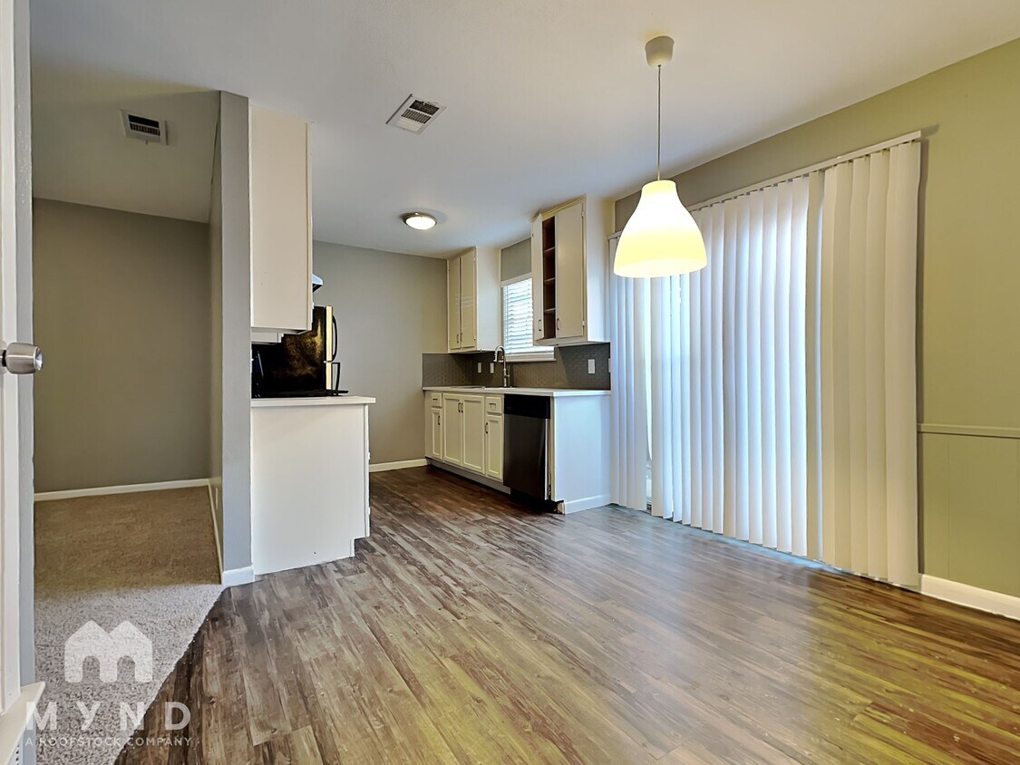 Foto principal - 1010 N Meadows Dr