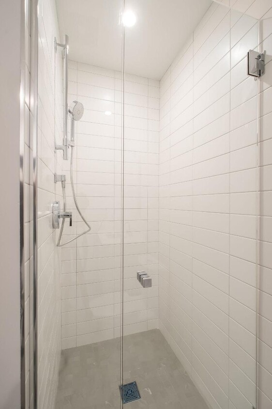 *Pictures are representative samples of the advertised unit. In some cases, the actual units you tou - 23 Temple St