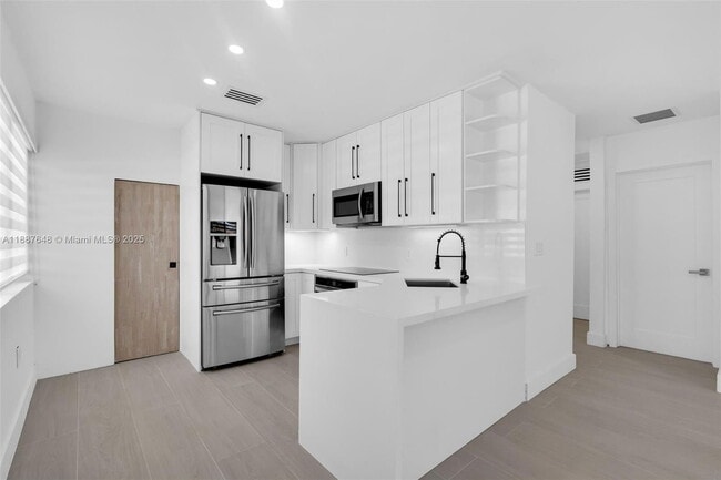 Building Photo - 1293 SW 22nd Ave