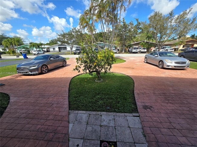 Building Photo - 812 SW 13th St