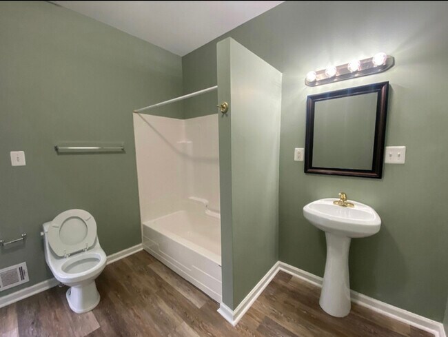 Foto del edificio - 3 Bedrooms 2.5 Bathrooms Voucher Accepted