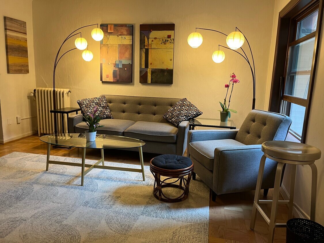 519 W Roy St Unit 113, Seattle, WA 98119 Condo for Rent in Seattle