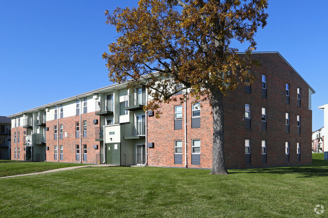 Foto del edificio - Whispering Oaks Apartments