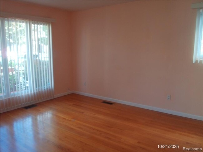 Building Photo - 762 Ruffner Ave