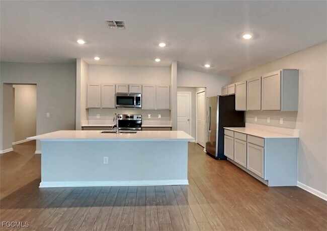 Building Photo - 1903 Academy Blvd