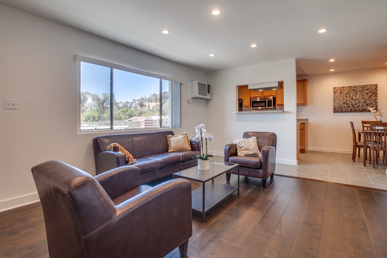 Living Room - Open Floor Plan - 4434 Lowell Ave
