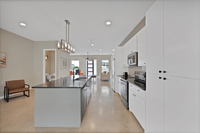 Foto del edificio - 4635 Calmont Ave