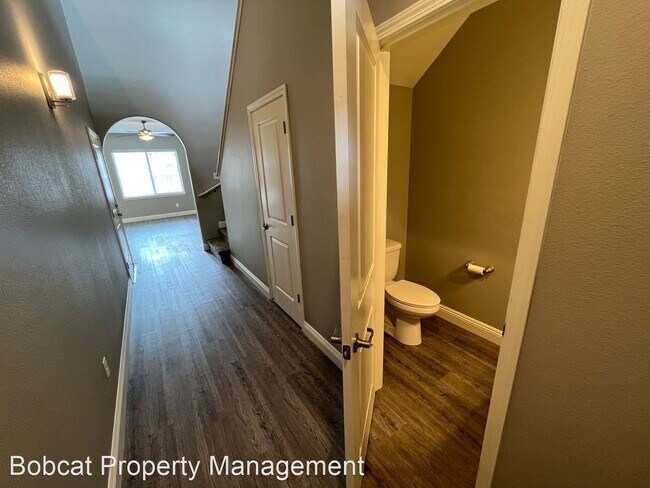 Building Photo - 3 br, 2.5 bath House - 1282 Handelin Rd