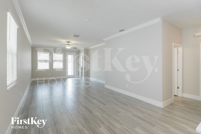 Building Photo - 9644 Little Bluestem Dr