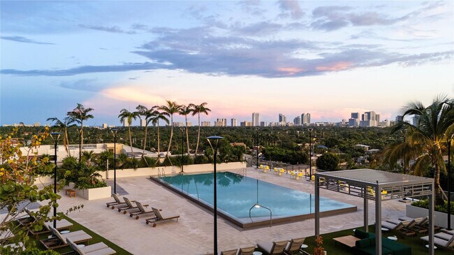 Foto del edificio - 1770 S Young Cir