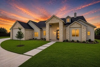 521 Fox Hl Ct