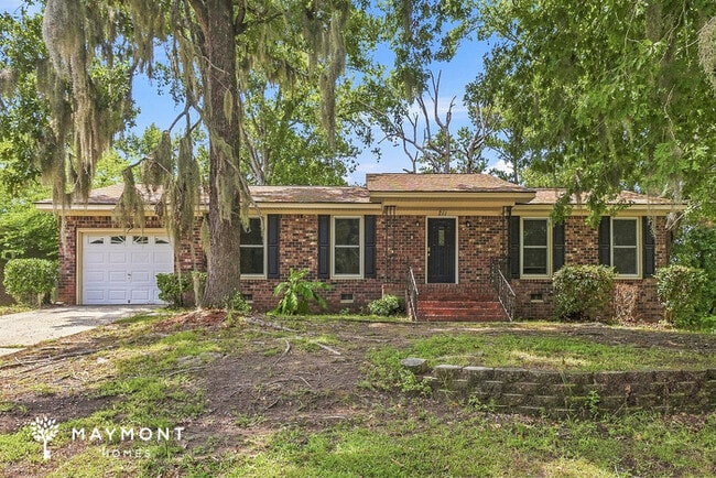 Building Photo - 211 Kent Ct