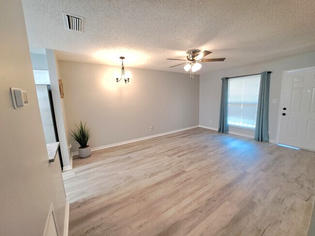 Foto del edificio - 6405 Cooper Ln