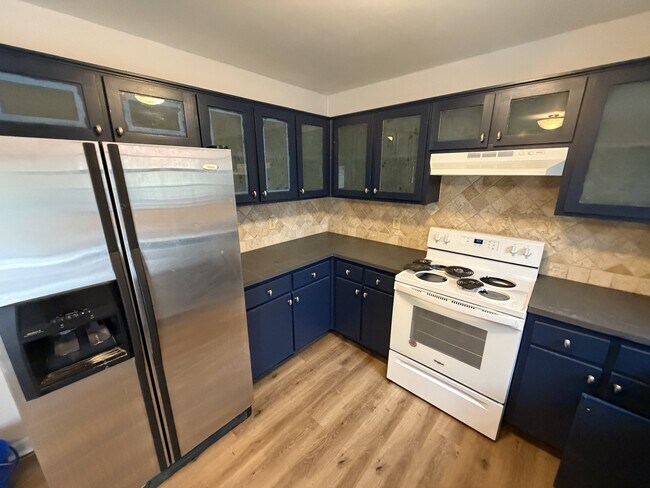 Building Photo - 1102 Falling Tree Ct