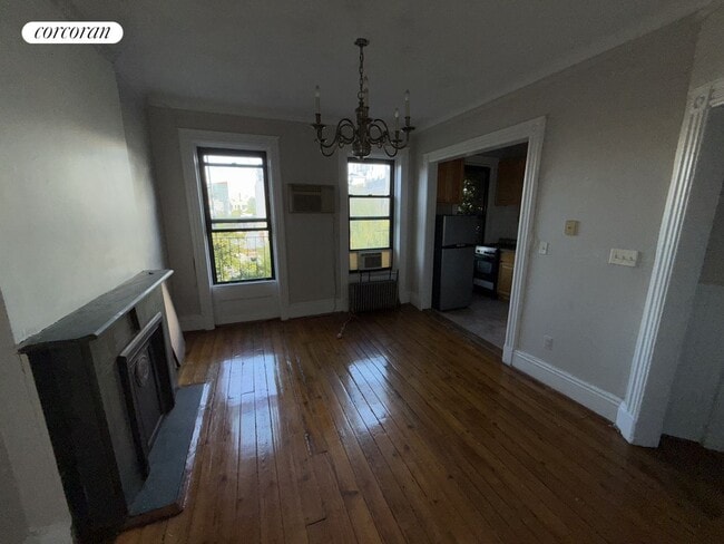 Building Photo - 715 Sackett St