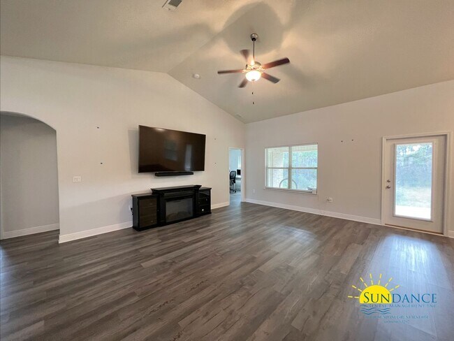 Building Photo - Gorgeous 4 Bedroom Home in Holley by the Sea!