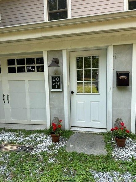 Primary Photo - 50 Maple Ave