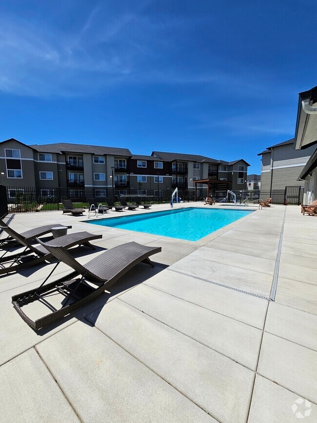 Pool Area - Woodburn Villas