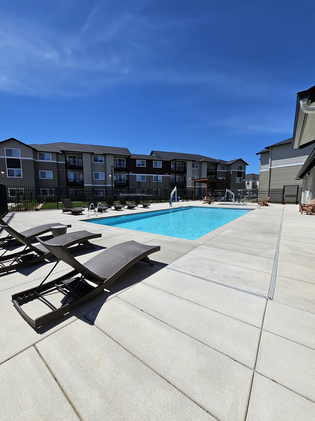 Pool Area - Woodburn Villas
