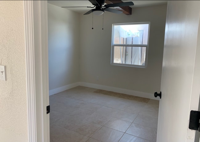 Building Photo - Buchanan Duplex