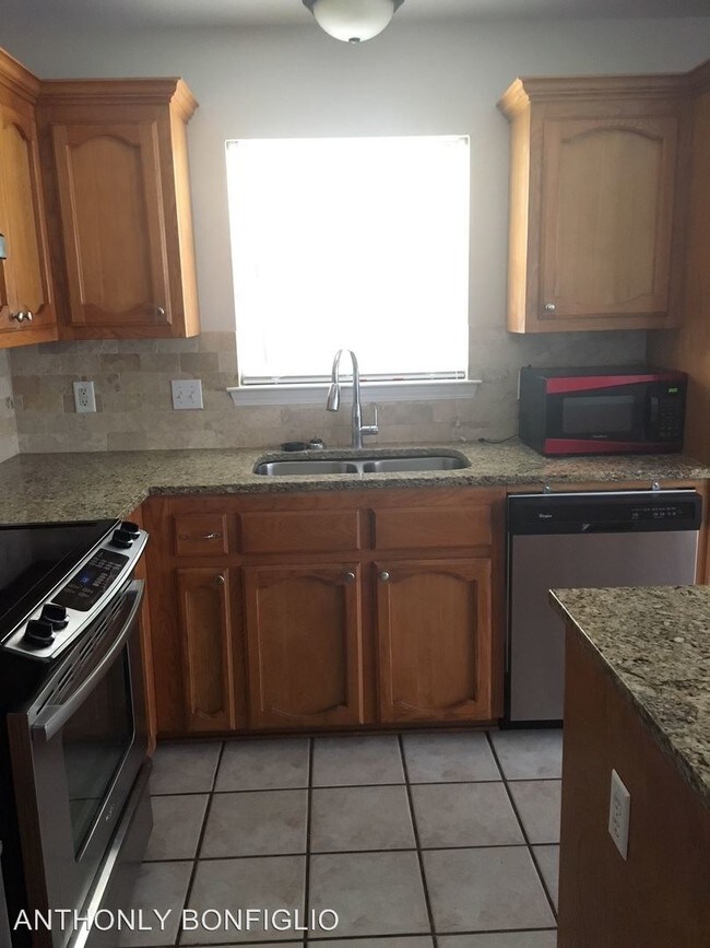 Building Photo - 3 br, 2 bath House - 1046 Elvin Dr.