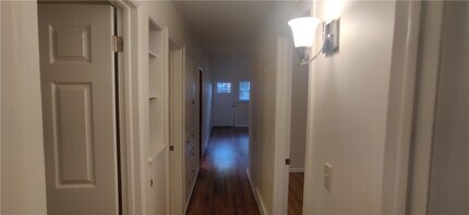 Building Photo - 1350 N Kings Dr