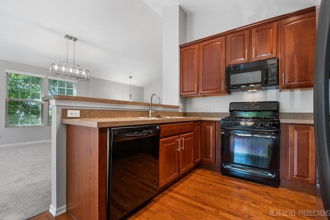 Building Photo - 420 Valentine Way