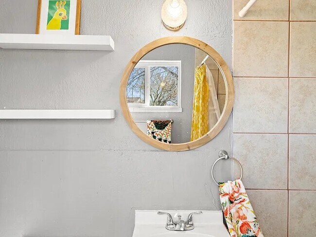 Foto del edificio - 1017 Maple St