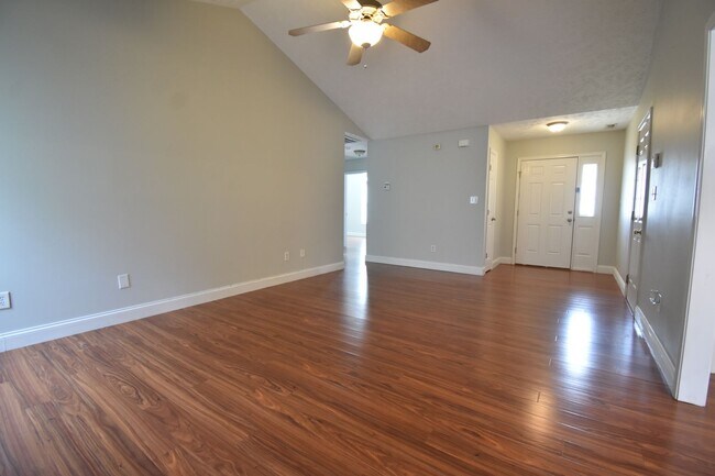 Foto del edificio - 3 Bedroom 2 Bathroom with a Bonus Room- Sm...