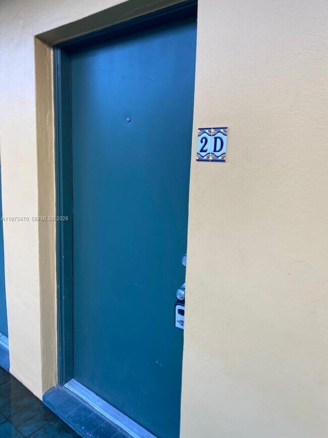 Foto del edificio - 1975 NE 135th St