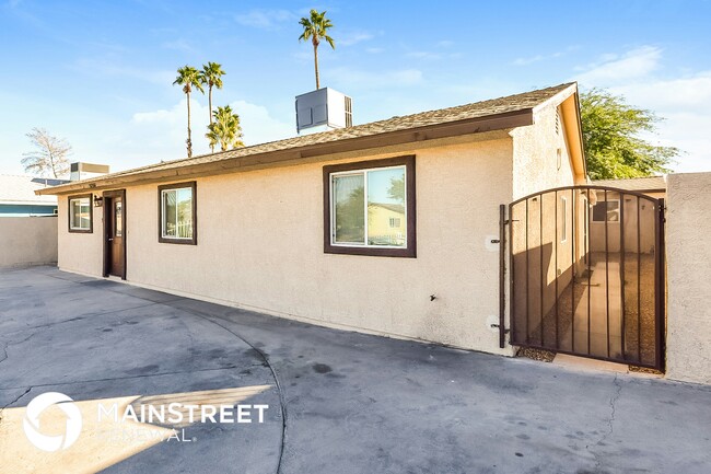 Building Photo - 2208 Demetrius Ave