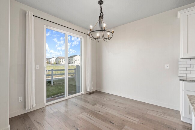 Foto del edificio - 1637 N Apache Rd